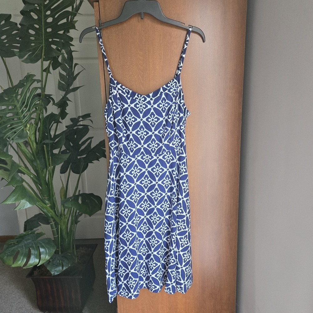 Old Navy Blue and White Patterned Sundress Medium